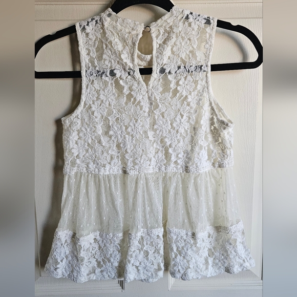 NWOT, Monteau White Lace Top, Size M - Picture 2 of 6